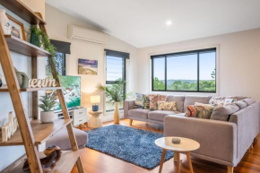 5 Pacific Crescent